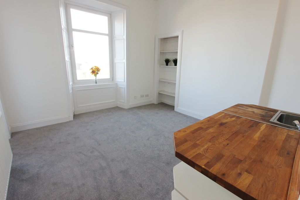 Property photo 1 of 13 Lounge Kitchen