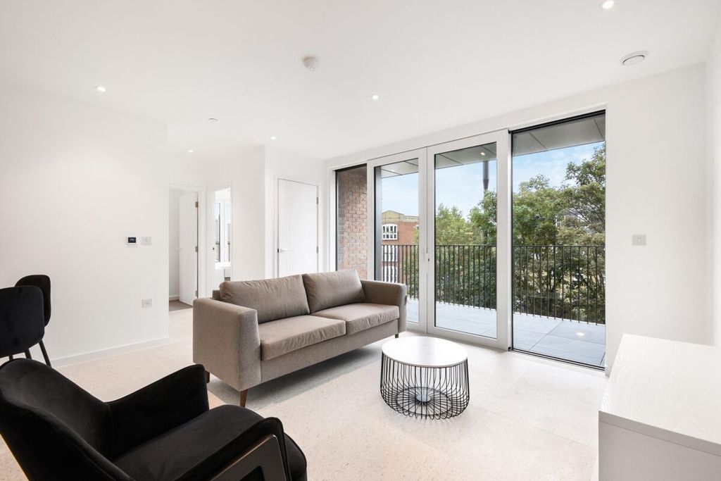 Property photo 1 of 12 Dsc_0372_High