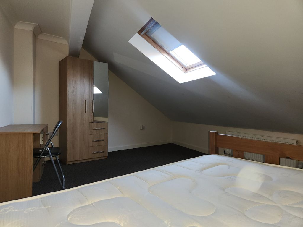 Property photo 1 of 9 16A Wilson Street, Room 4