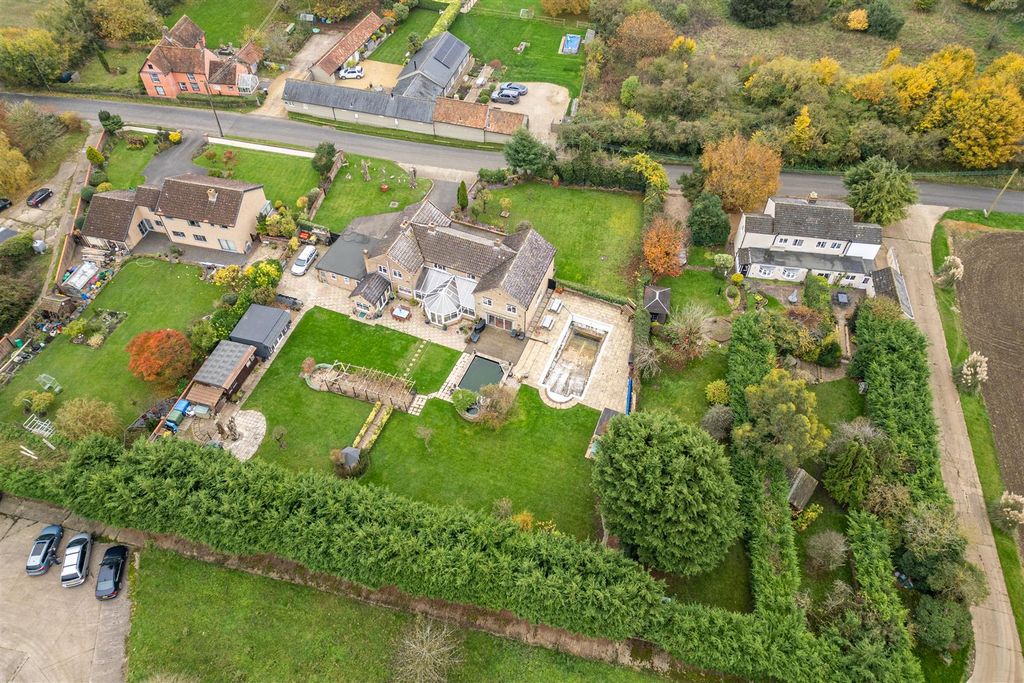 Property photo 2 of 41 Hazel Stub House, Burton End, Haverhill-5.Jpg