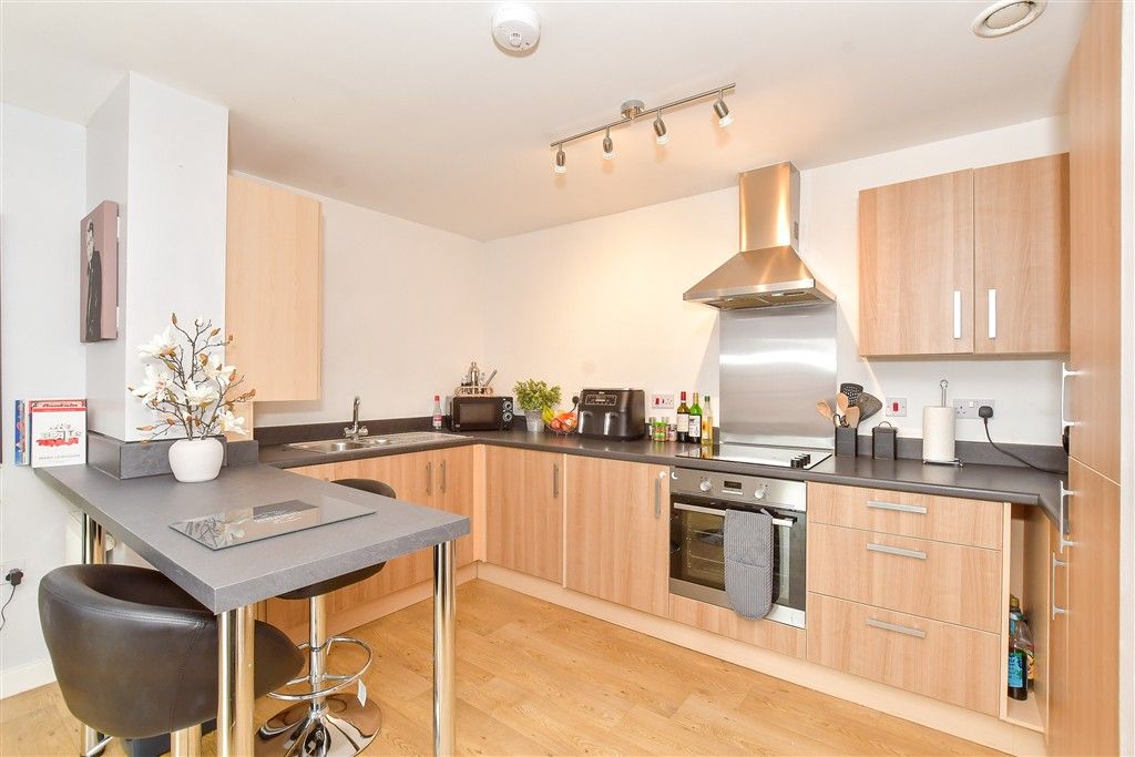 Property photo 1 of 11 Lounge/ Kitchen