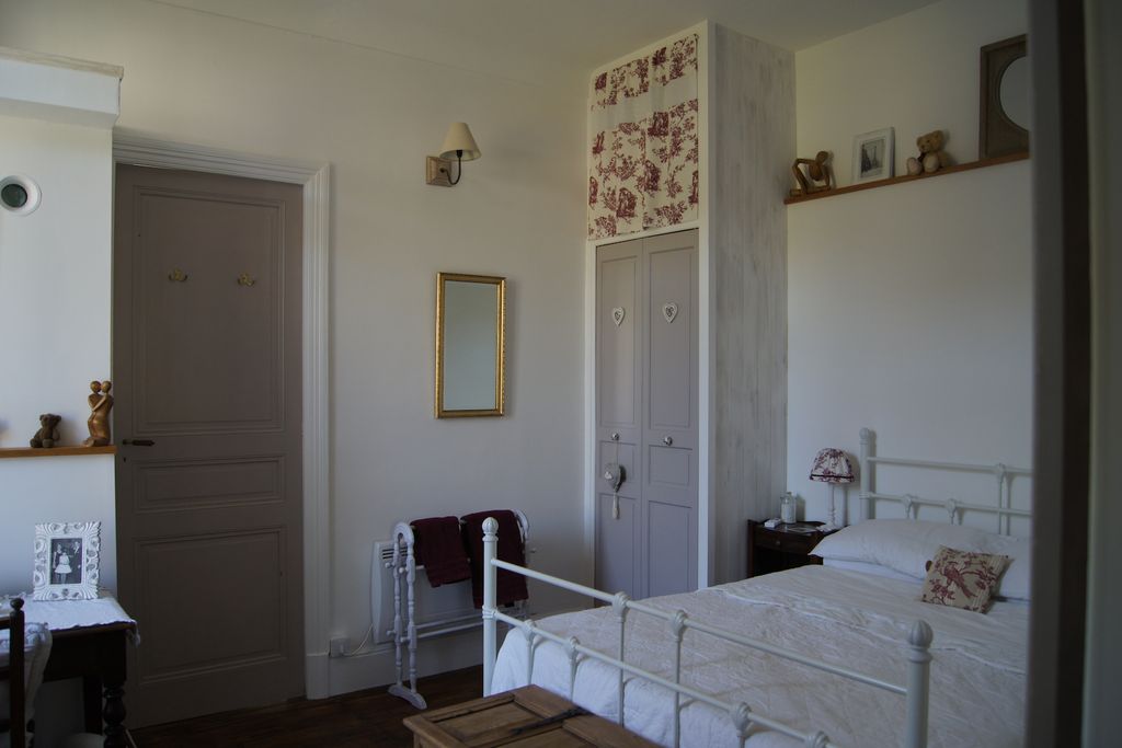 Property photo 3 of 35