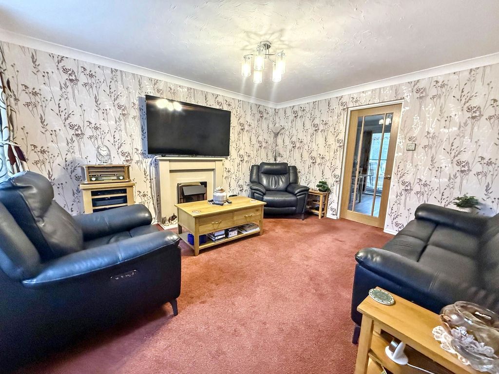 Property photo 3 of 18