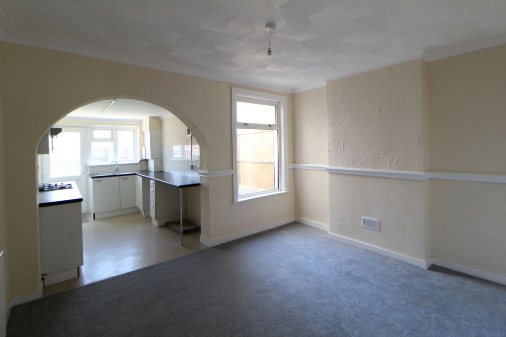 Property photo 3 of 8 Photo 3