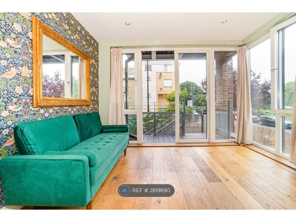 Property photo 3 of 24