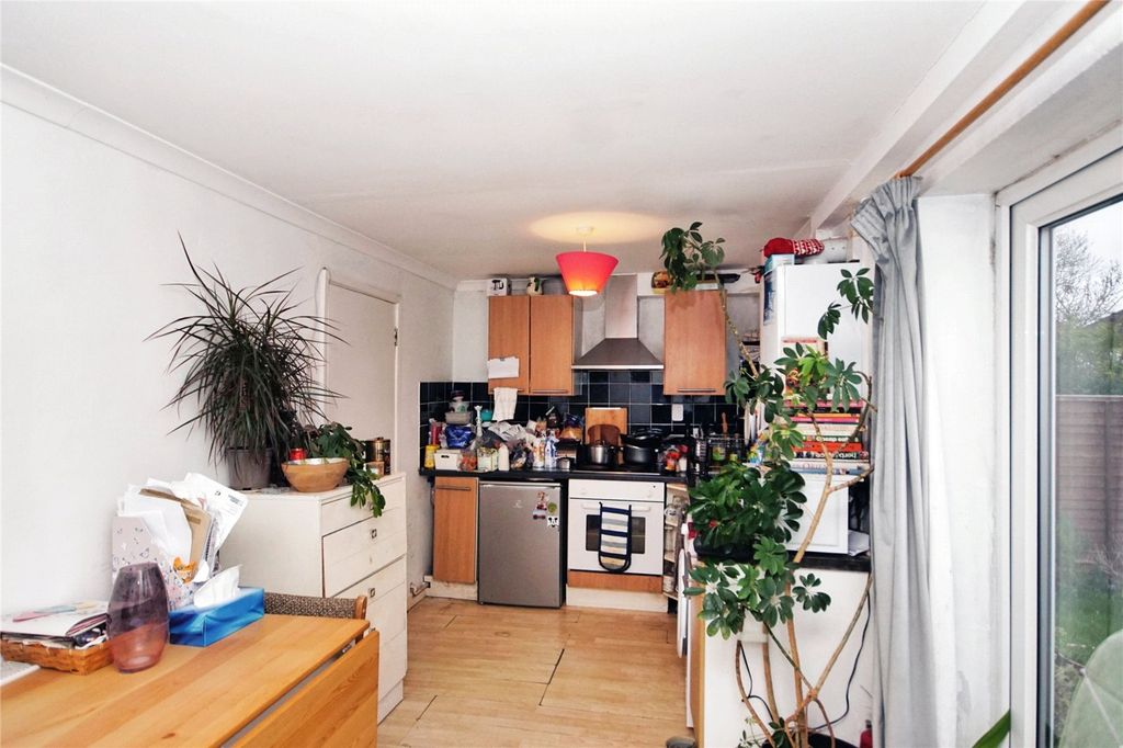 Property photo 3 of 16 Kitchen