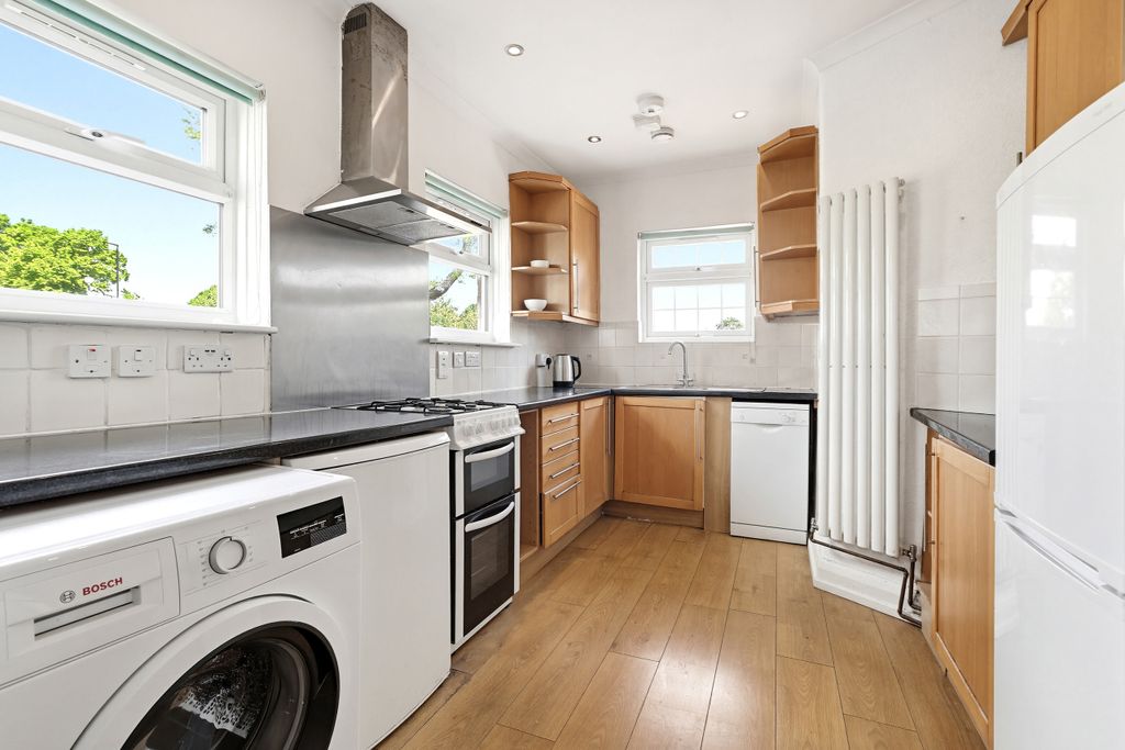 Property photo 3 of 17 Kitchen