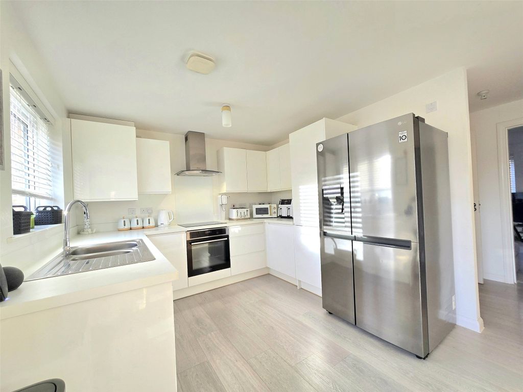 Property photo 3 of 14 3 - Picture No. 10