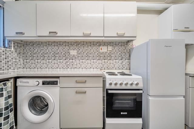 Property photo 3 of 20 Kitchen