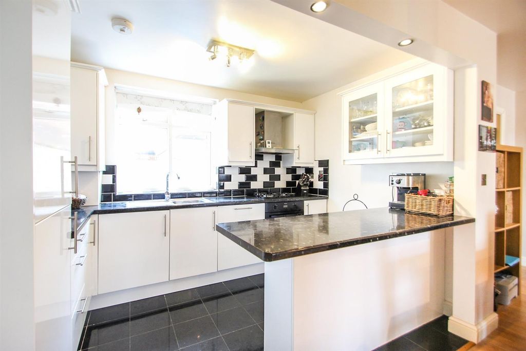 Property photo 3 of 10 Mt_Kydjnywrj354_Znd0V5Mouiw.Jpg