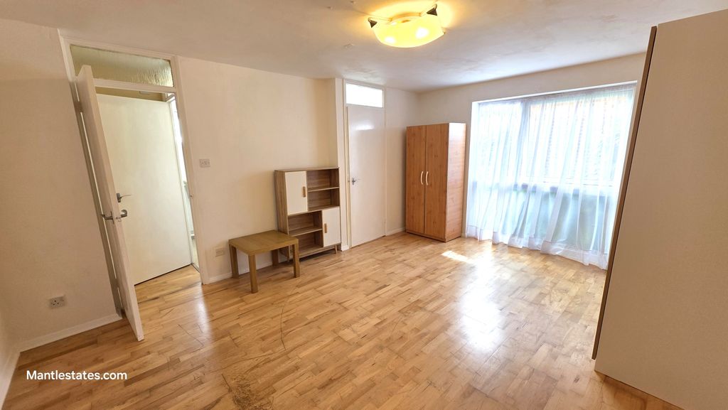 Property photo 1 of 15 1 Bed Flat For Sale Shurland Avenue, East Barnet En4