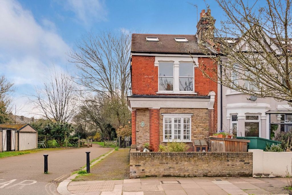 Property photo 1 of 12