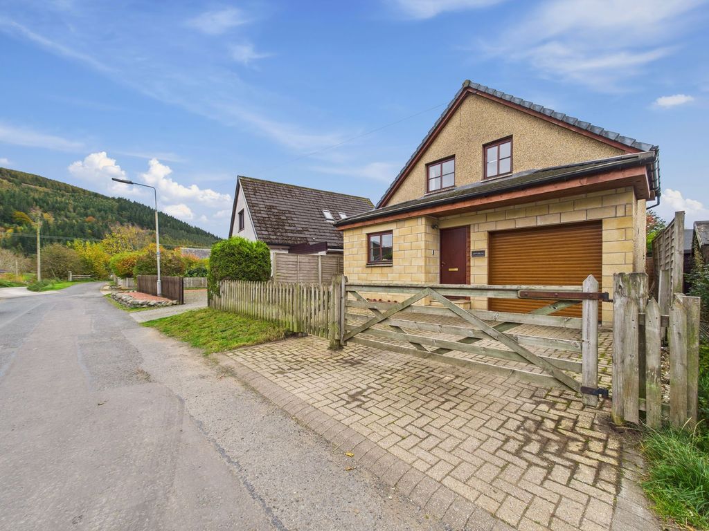 Property photo 1 of 20 Front