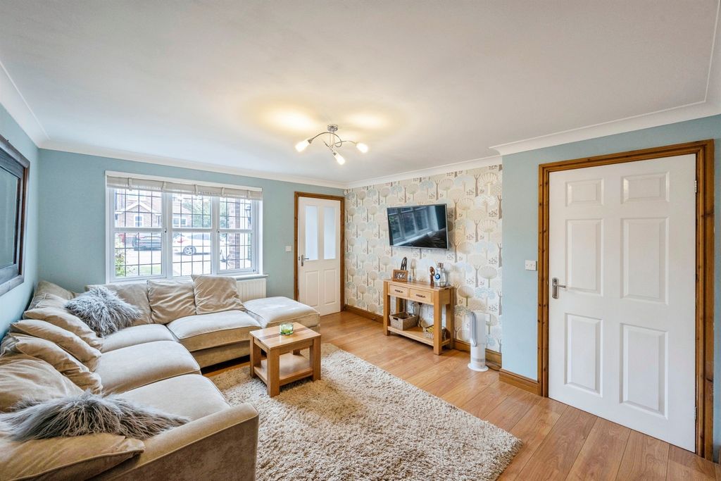 Property photo 2 of 40