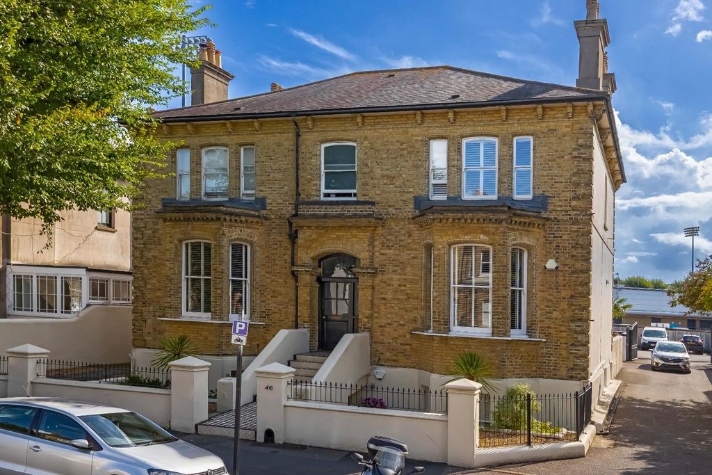 Property photo 1 of 26 Wilbury Rd.Jpg