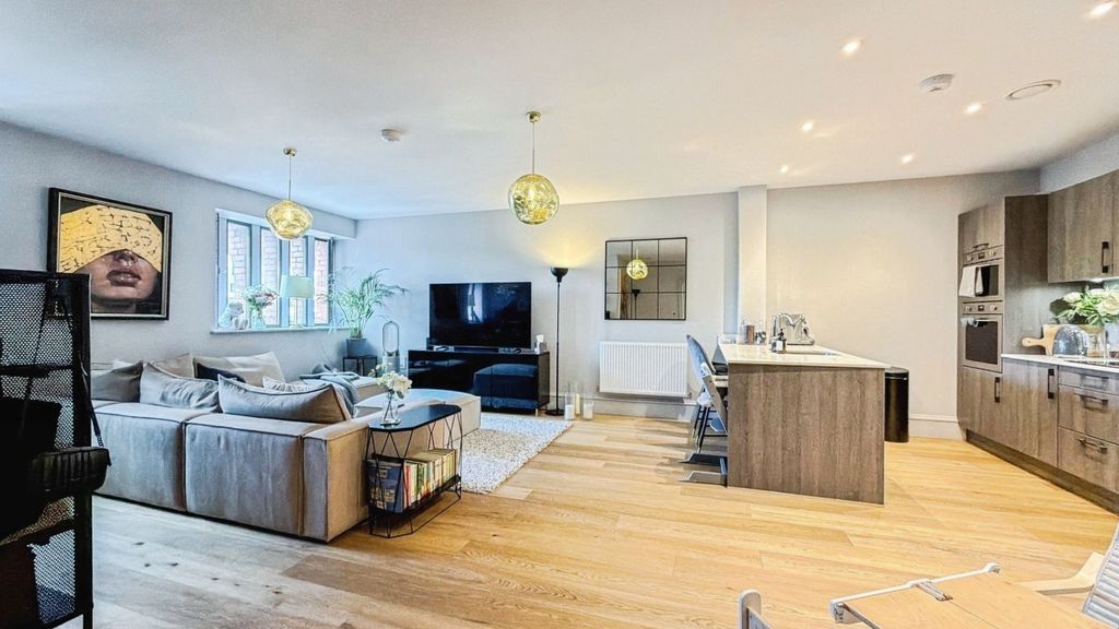 Property photo 1 of 21 Pbox-Img.Jpg
