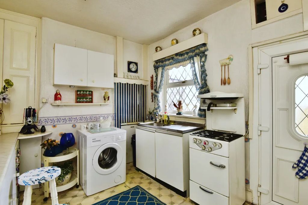 Property photo 2 of 15