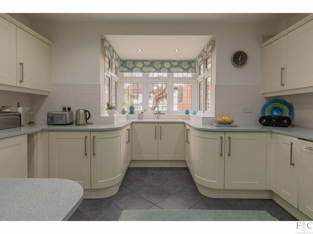 Property photo 3 of 30