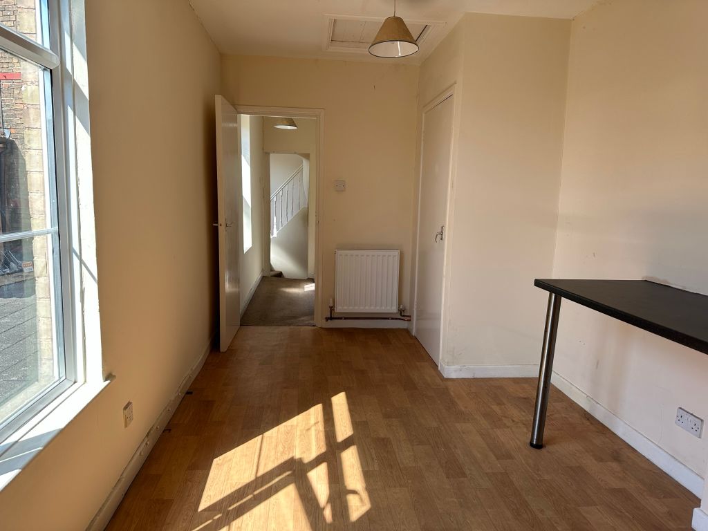 Property photo 3 of 10 Photo 04