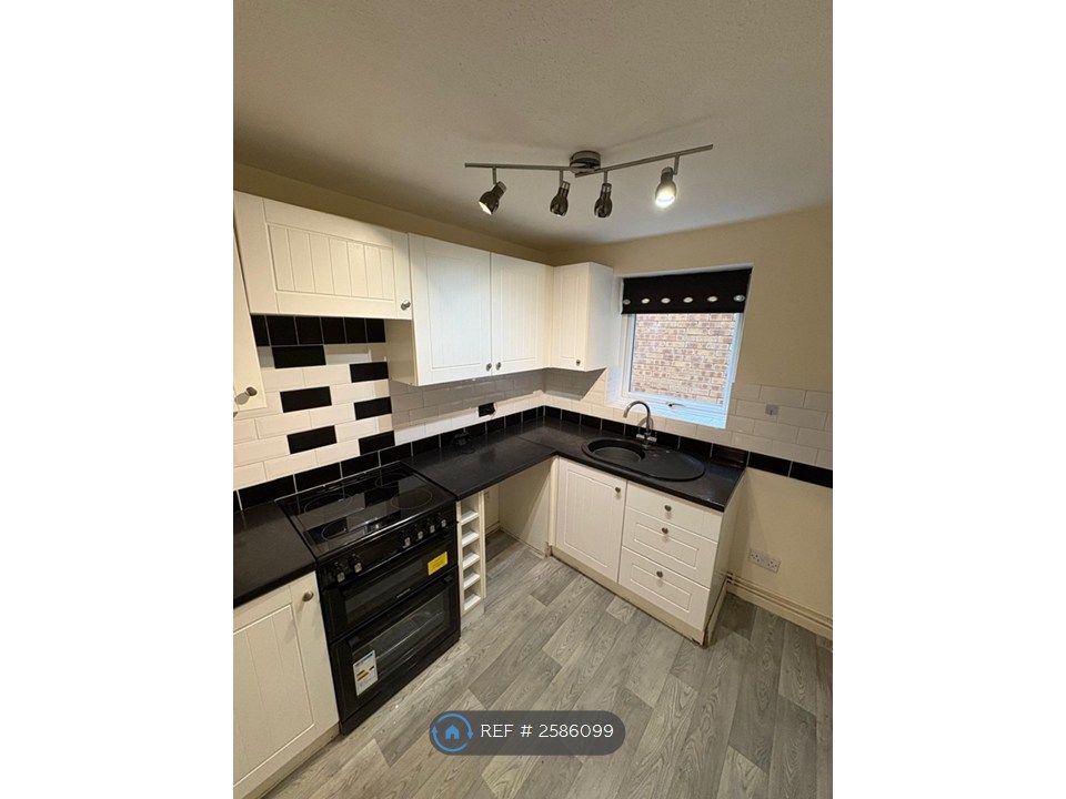 Property photo 1 of 7 Kitchen
