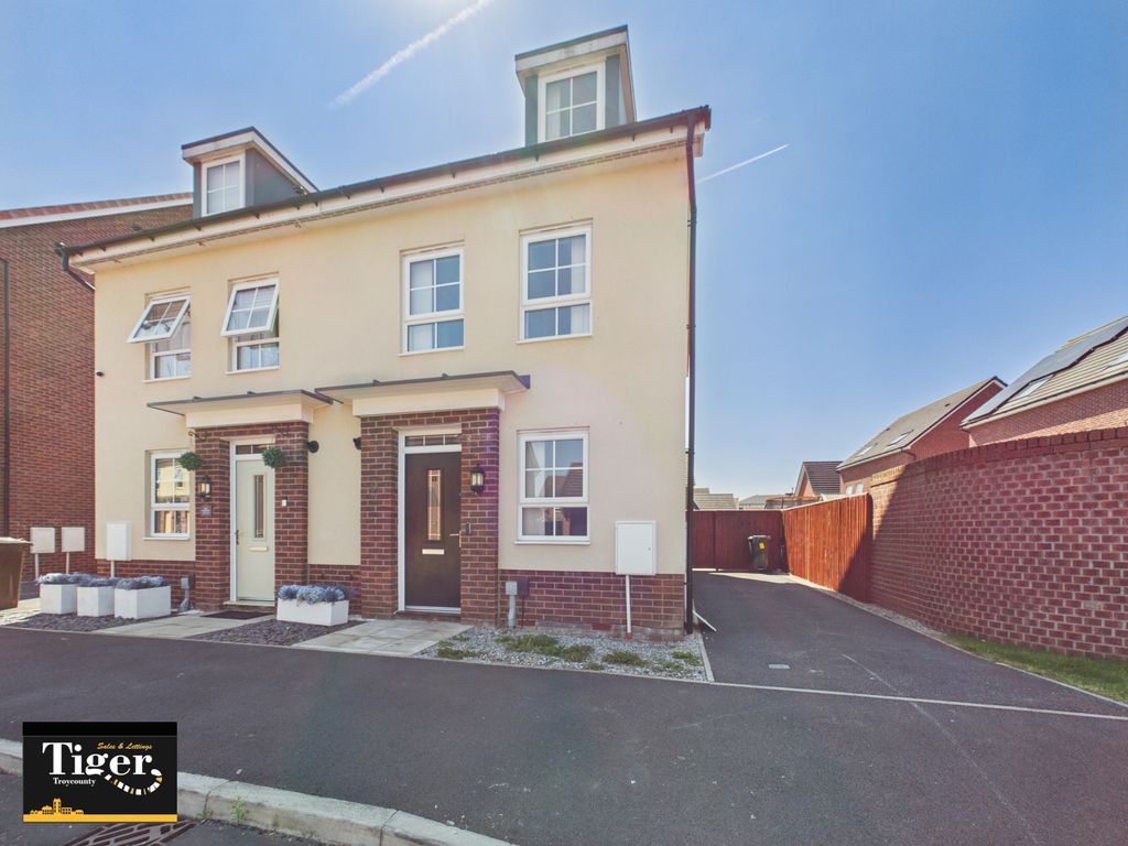Property photo 1 of 15 Cam01931G0-Pr0385-Still015