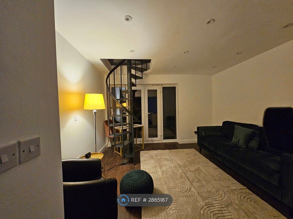 Property photo 3 of 19