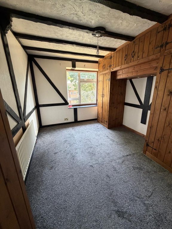 Property photo 1 of 5 One Bedroom Second Floor Flat Ideal For Working Couples-