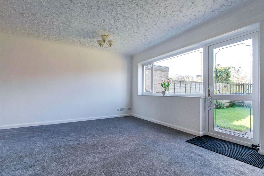 Property photo 3 of 11 Picture No. 01