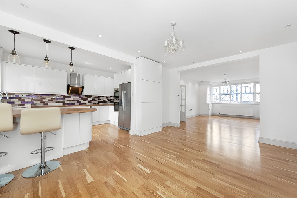 Property photo 2 of 15 1S4A8472-Please-Edit-Out-Reflection