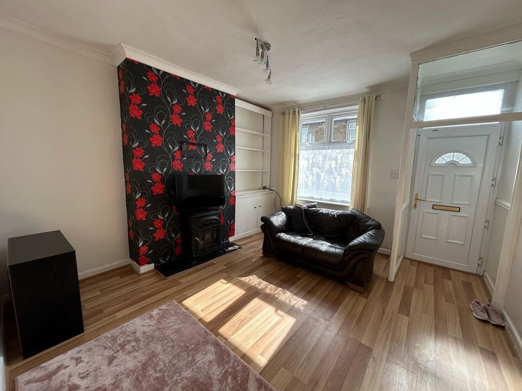 Property photo 2 of 8