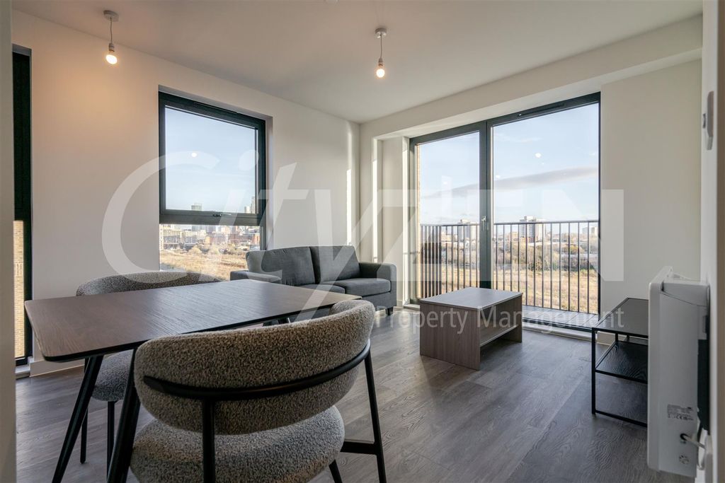 Property photo 1 of 19 Reception