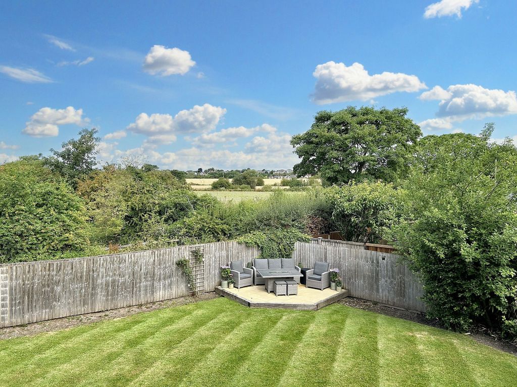 Property photo 2 of 43