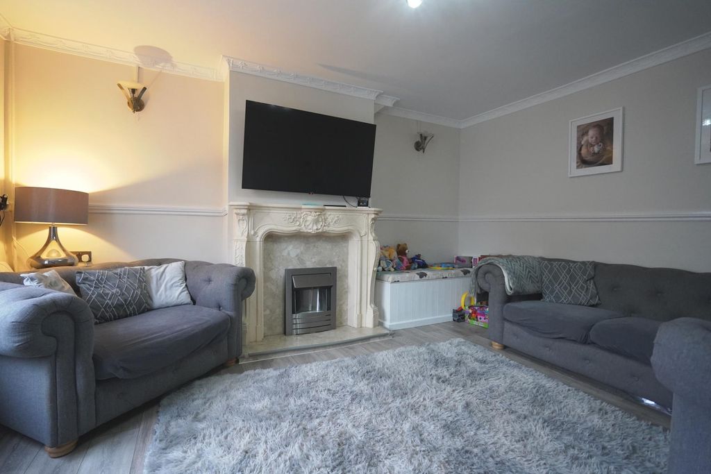 Property photo 3 of 41 Photo 45