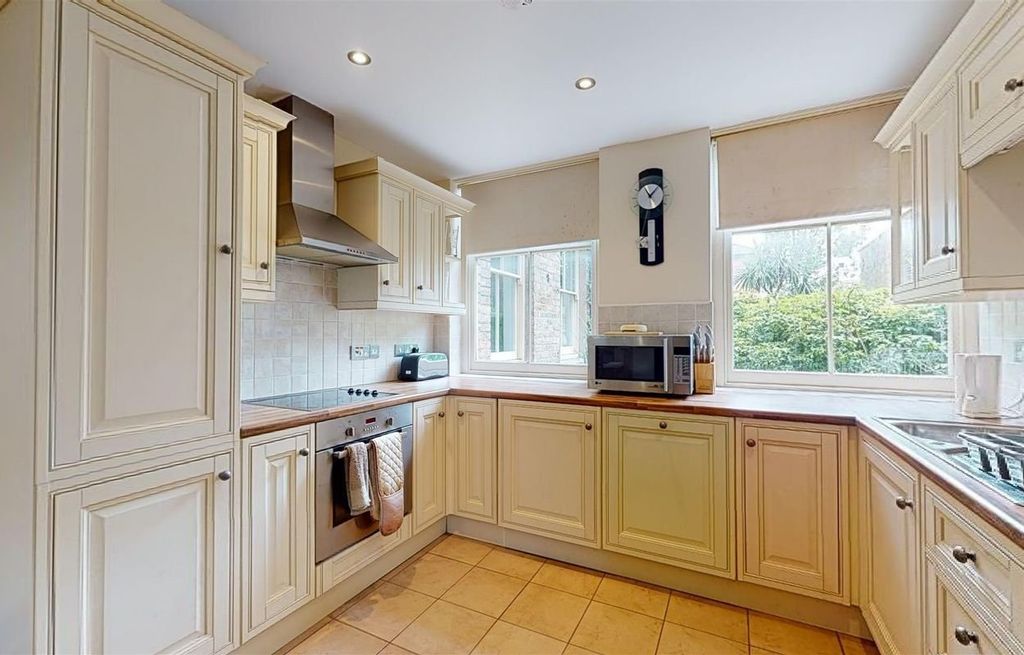 Property photo 3 of 7 Picture 3