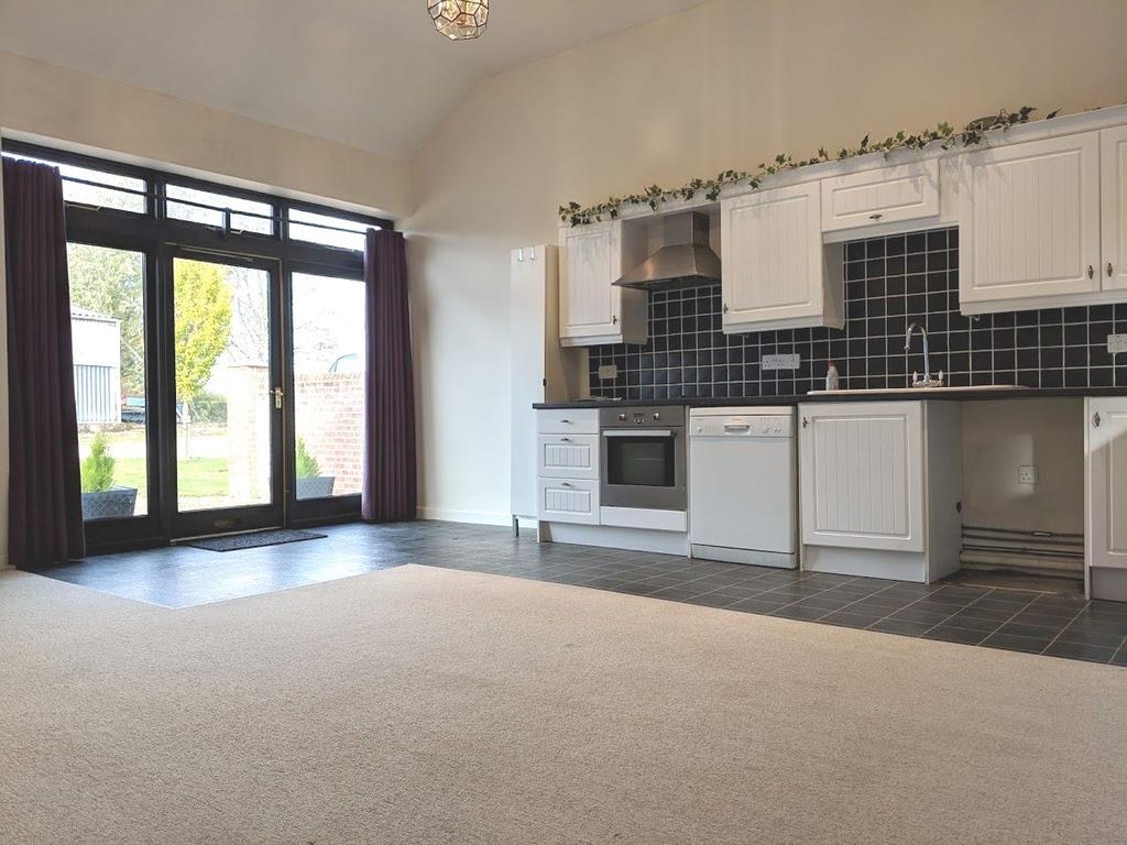 Property photo 2 of 21 Kitchen