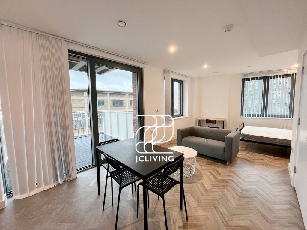 Property photo 1 of 9 Skyline Apartments, London, E3