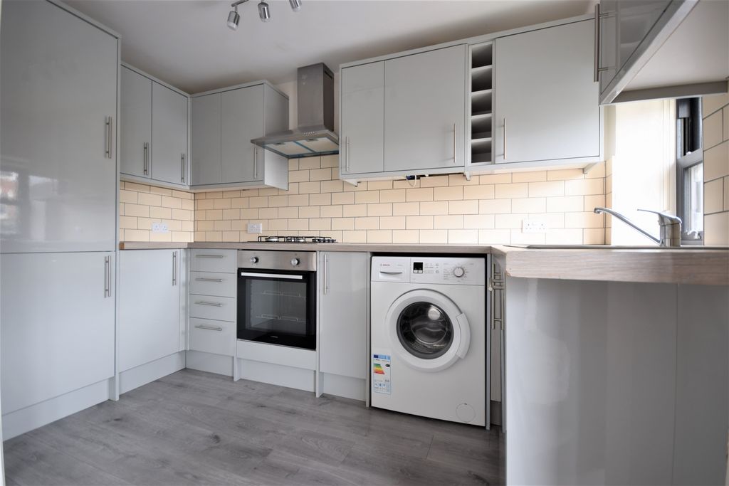 Property photo 2 of 8 Photo 6