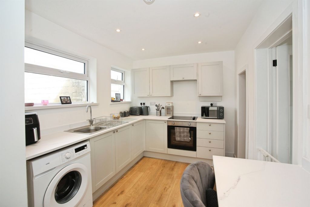 Property photo 2 of 22