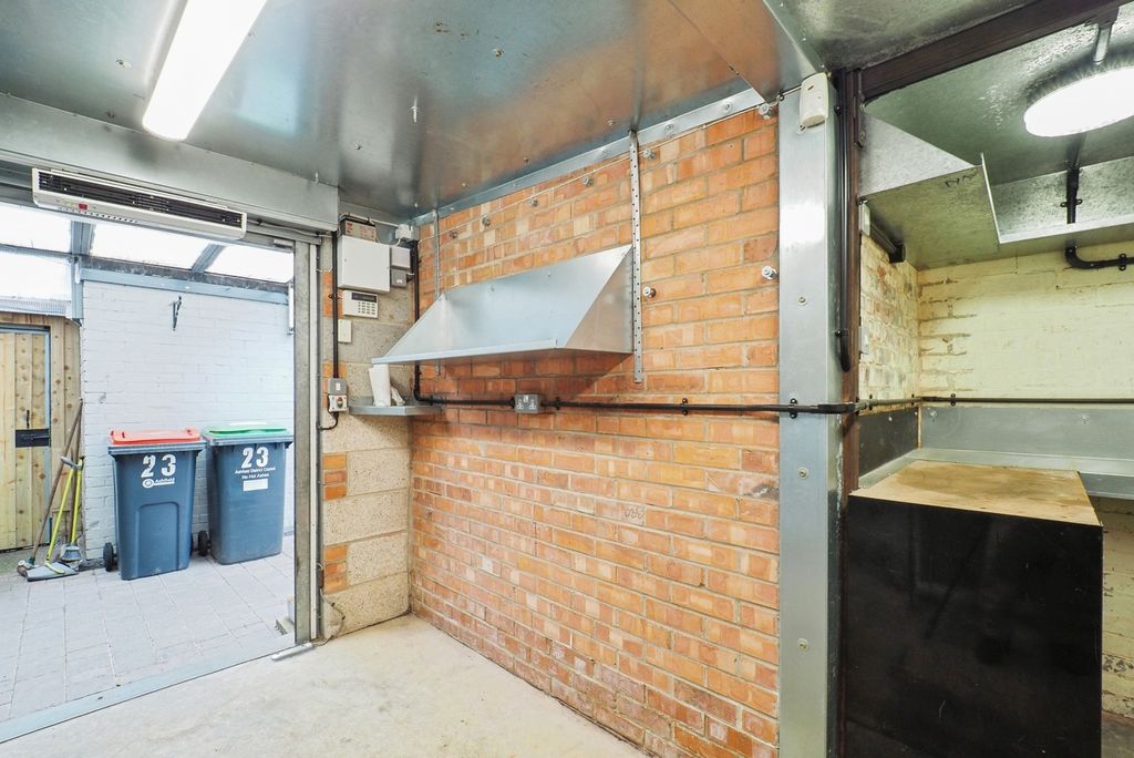 Property photo 3 of 17 Photo