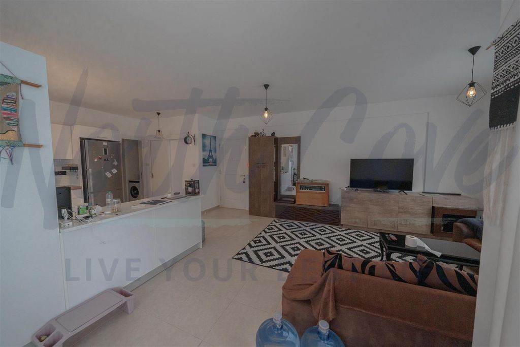 Property photo 3 of 25