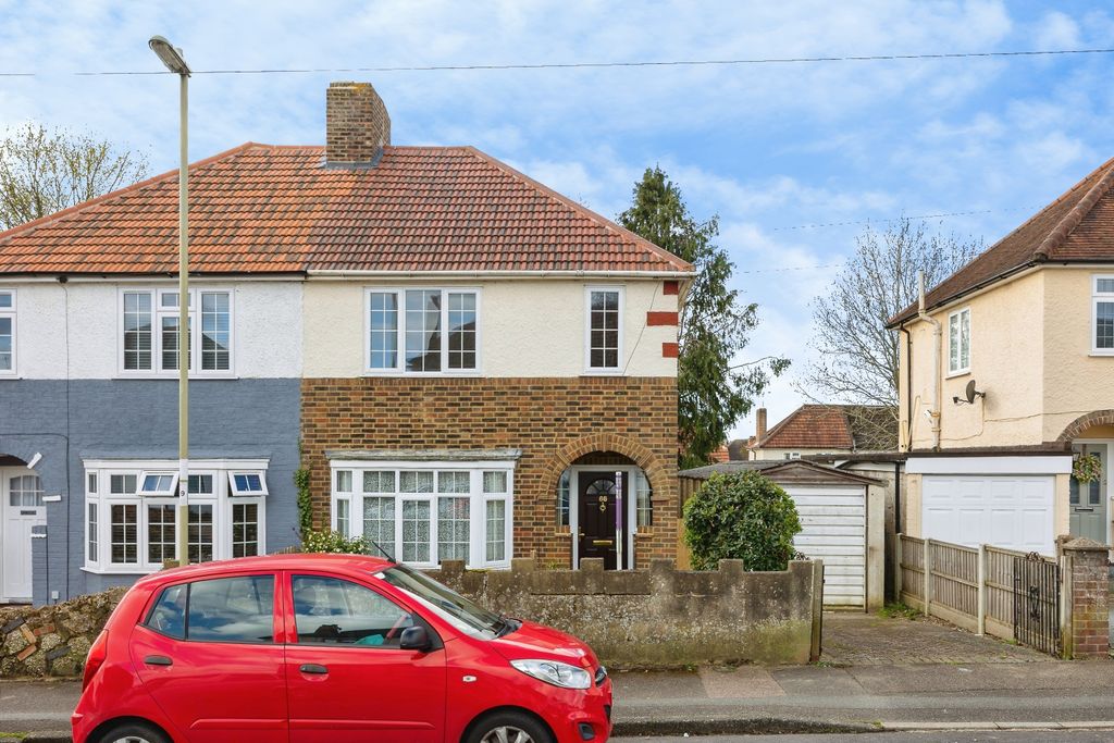 Property photo 2 of 16