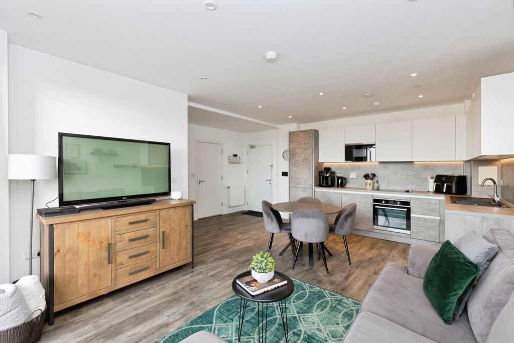 Property photo 2 of 16 Photo