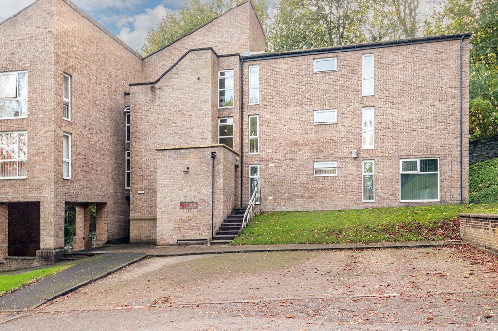 Property photo 1 of 20