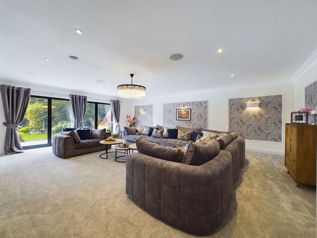 Property photo 2 of 50 Picture No. 44