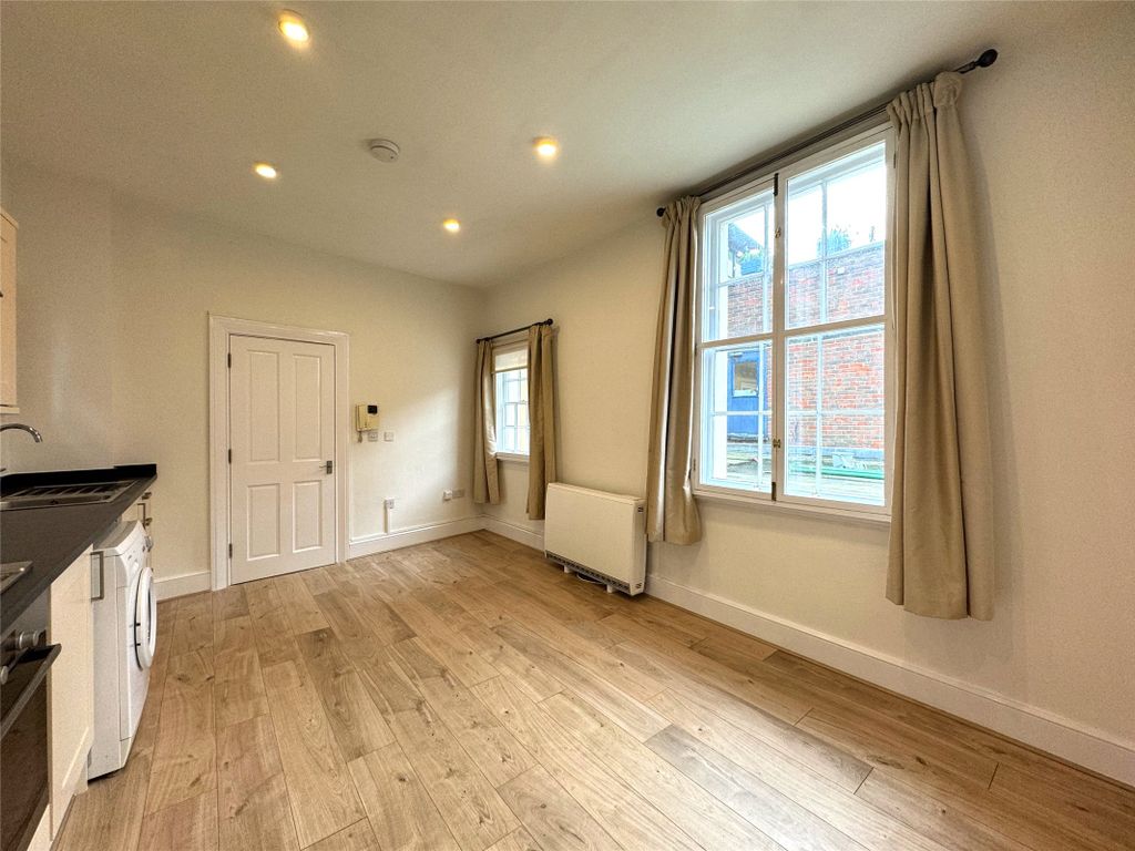 Property photo 3 of 5 Picture No. 18