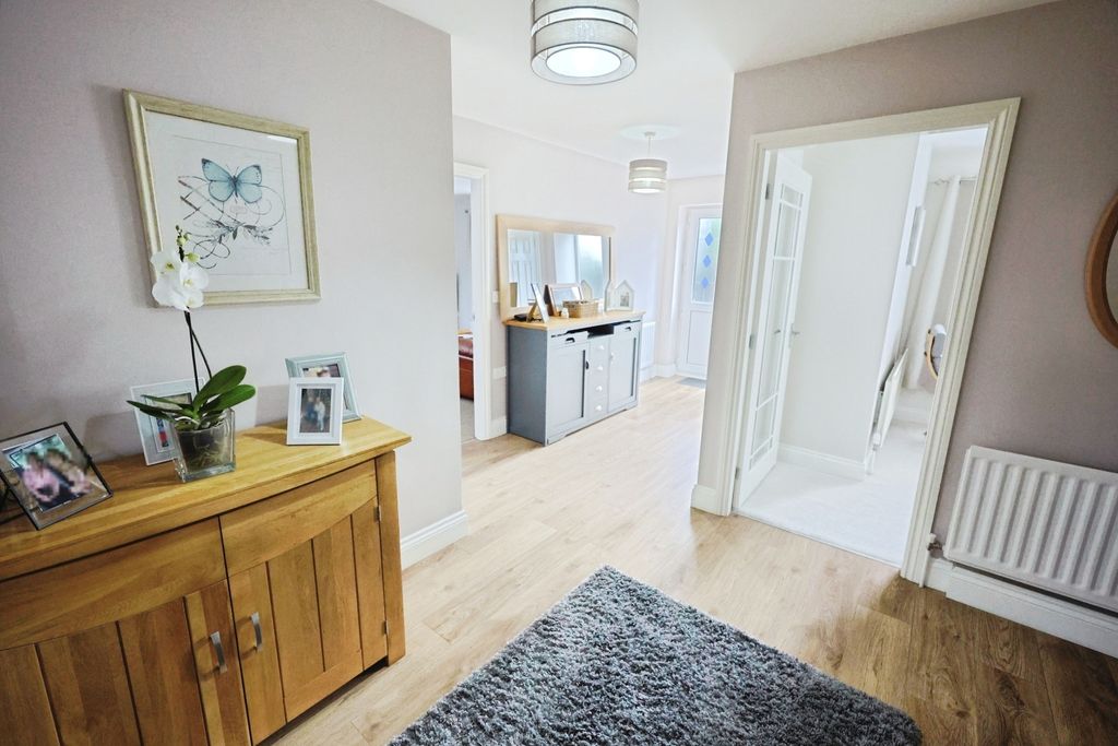 Property photo 3 of 26 Pbox-Img.Jpg