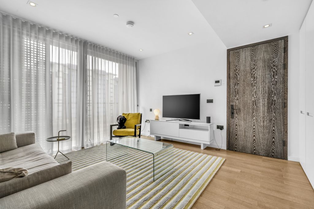 Property photo 3 of 18