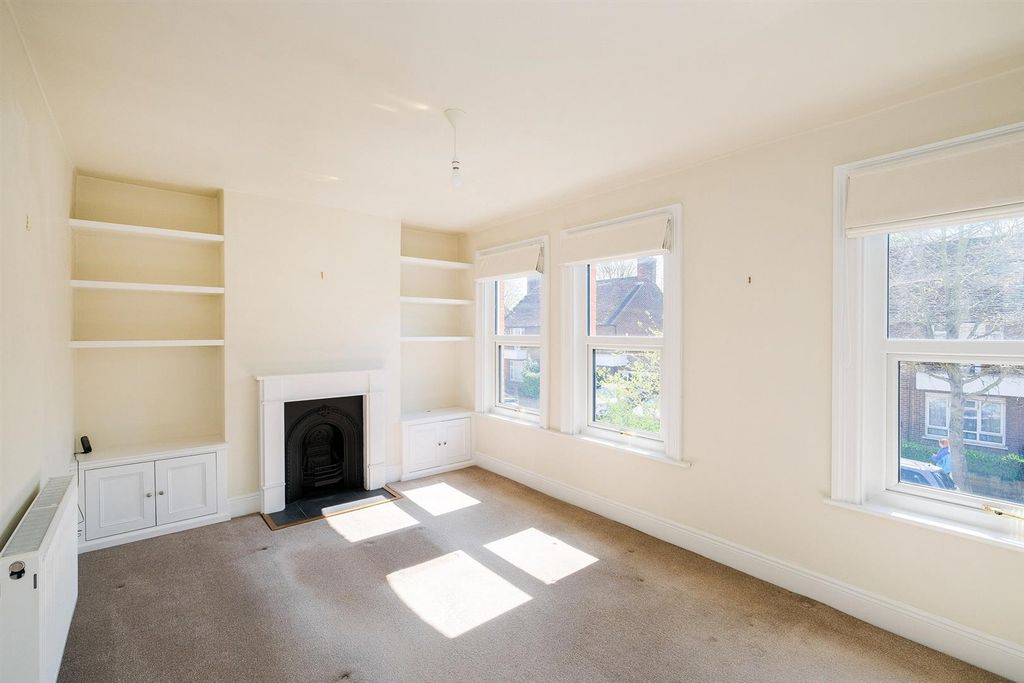 Property photo 2 of 24 149 Brettenham Road-11_Resized.Jpg