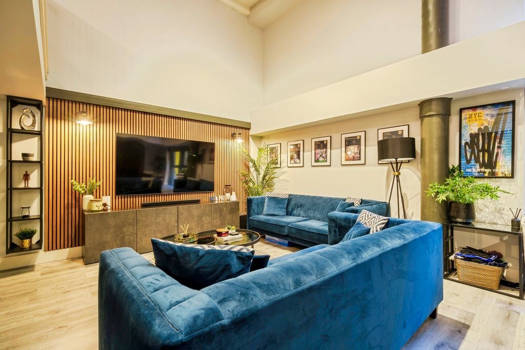 Property photo 1 of 20 Pbox-Img.Jpg