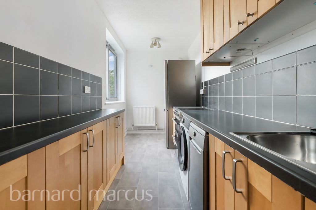 Property photo 2 of 9 Kitchen